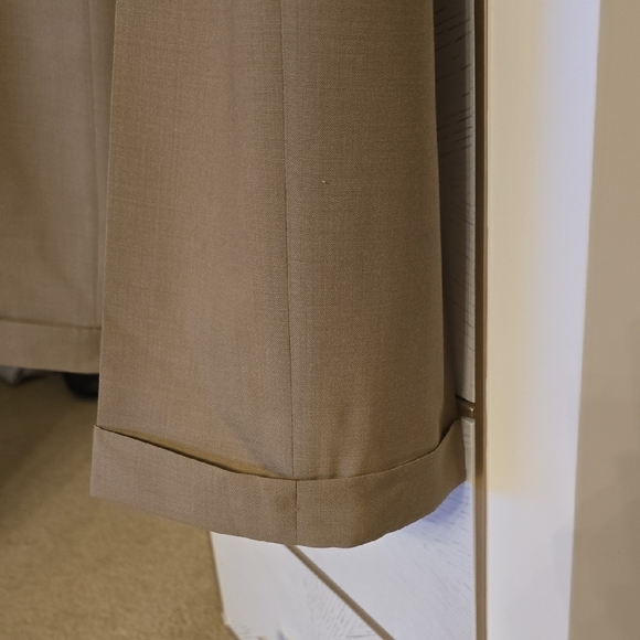 Ralph Lauren Tan Dress Pants with Pressed Creases Size 33 - Picture 5 of 6